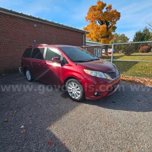 2014 Toyota Sienna Xle 3rd Row Awd