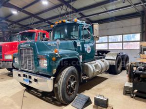 1987 Mack R688st