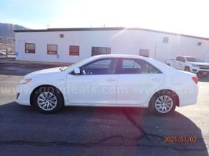 2014 Toyota Camry Hybrid le