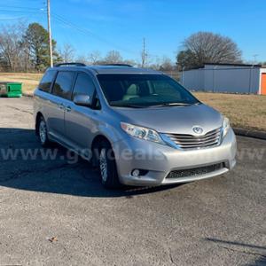 2015 Toyota Sienna Limited Premium 7-passenger